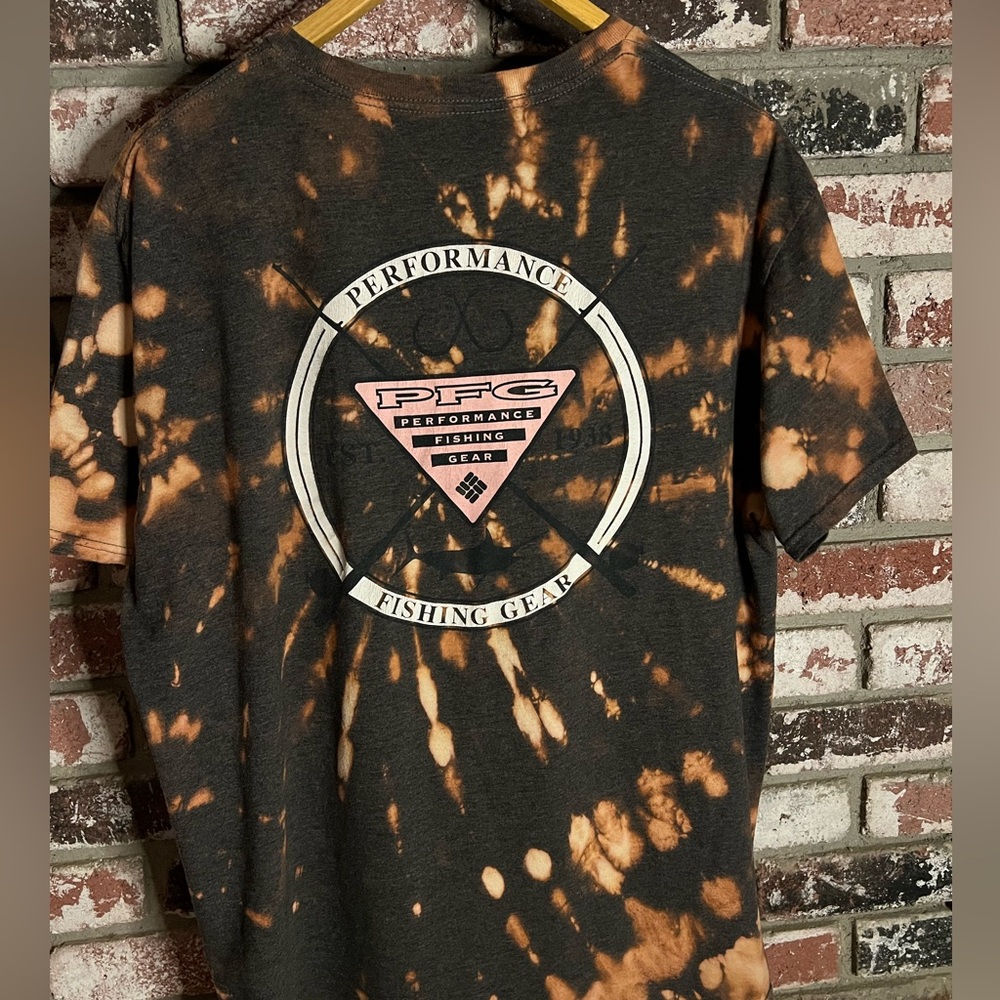 Men’s Columbia PFG Graphic Tee, with Bleach Spiral Tiedye Design